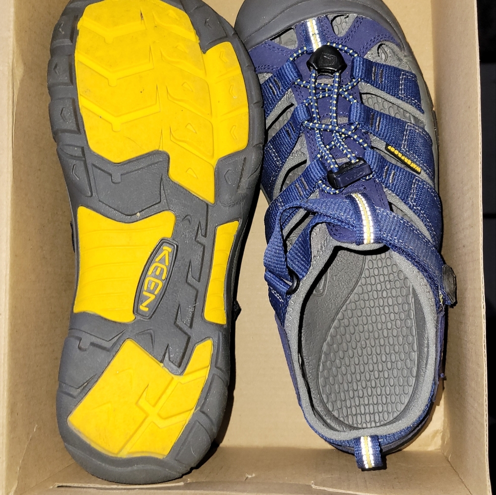 Keen boys sandals